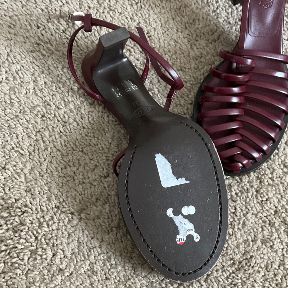 Tod's Women's Strappy Sandals in Burgundy - Picture 6 of 8